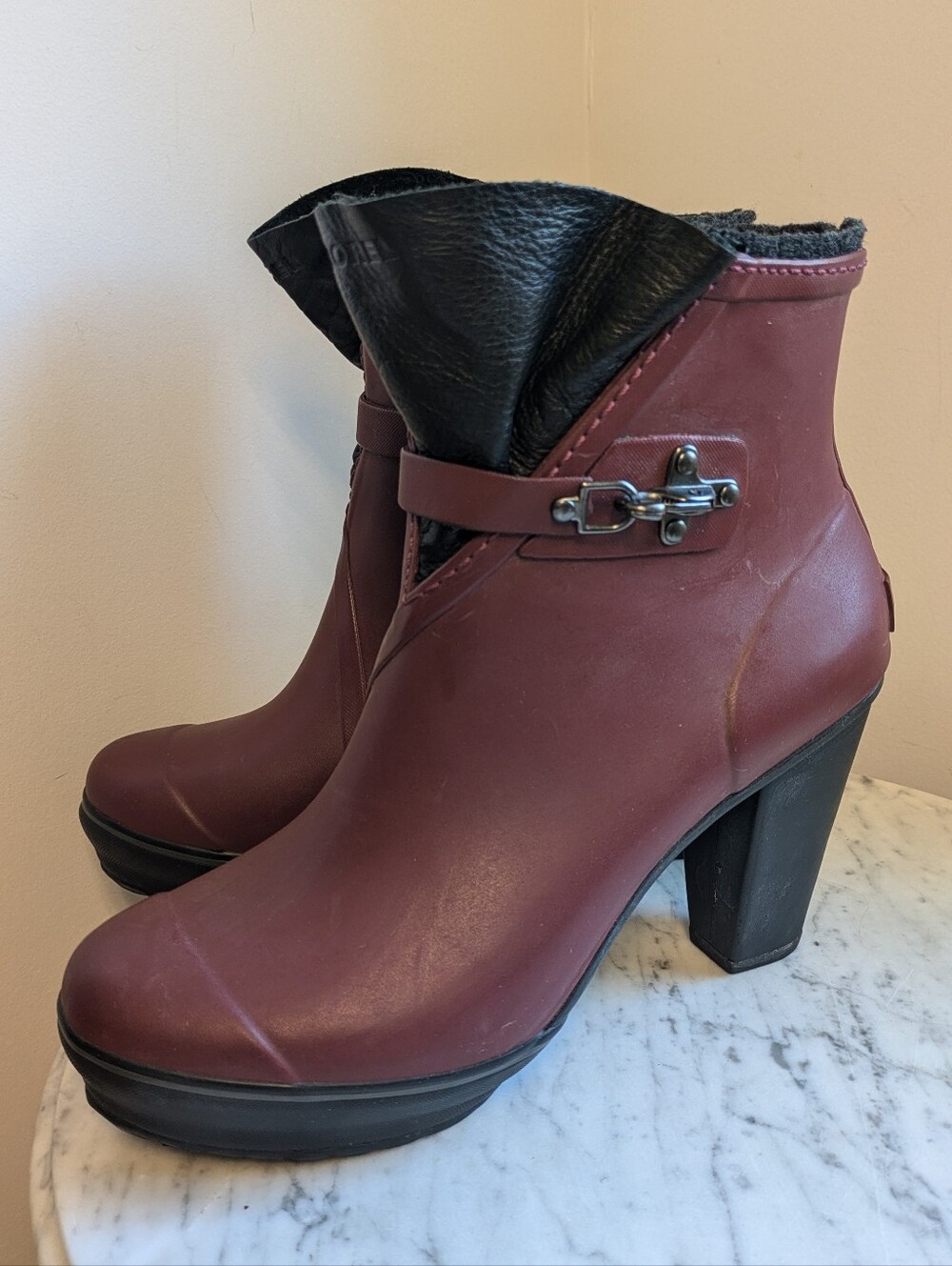 Sorel Medina Women's Burgundy Heeled Waterproof Rubber Ankle Boots Size 10